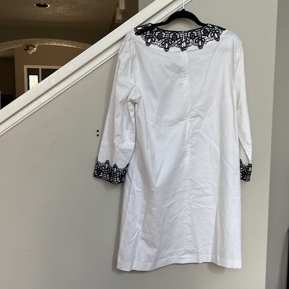 Preston & York Tabitha Stretch Linen 3/4 Sleeve Split V-Neck Embroidered Dress - Picture 6 of 11
